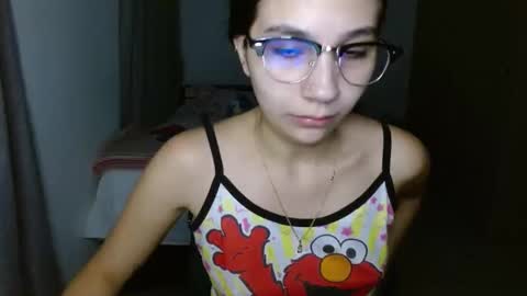 Snapshot of mia__lopez_ chatting on November 6, 2:12 am Mia online show from November 6, 2:12 am