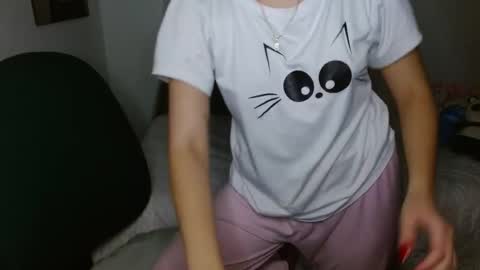 Snapshot of mia__lopez_ chatting on November 29, 5:54 am Mia online show from November 29, 5:54 am