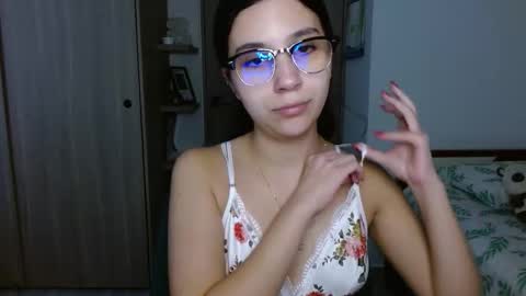 Snapshot of mia__lopez_ chatting on December 4, 2:10 am Mia online show from December 4, 2:10 am