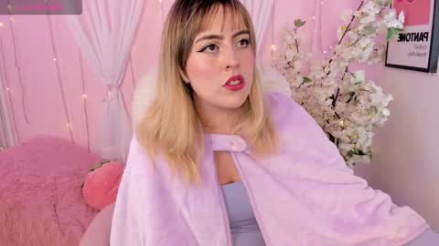 Mia  online show from February 4, 3:18 pm