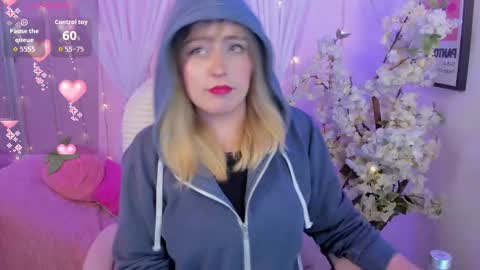 Mia  online show from February 10, 12:59 am