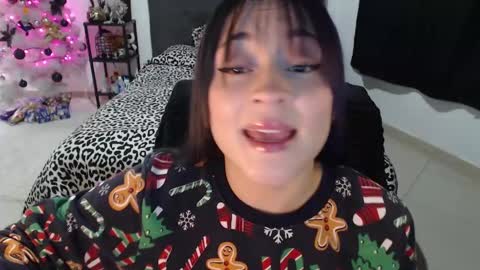 mia online show from December 24, 11:00 pm