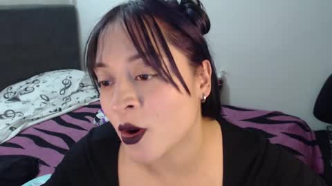 mia online show from January 5, 2:27 am