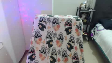 mia online show from February 5, 12:53 am