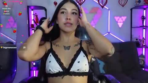 mia_adamsxxx online show from July 23, 7:12 pm