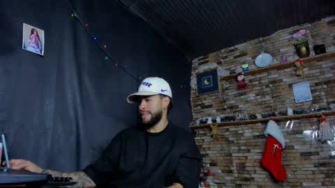 Mia and vincentt model indepent online show from November 28, 4:37 am