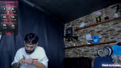 Snapshot of mia_and_vincentt chatting on May 31, 3:15 am Mia and vincentt model indepent online show from May 31, 3:15 am