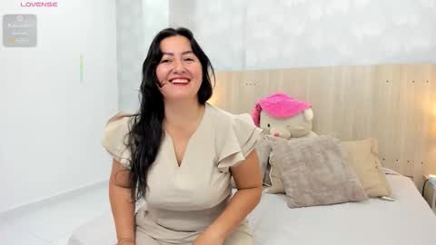 Mia Aristizabal online show from November 27, 1:46 pm