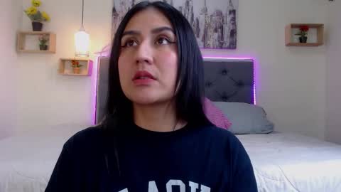 Snapshot of mia_ayra chatting on October 16, 4:19 pm M I A A Y R A online show from October 16, 4:19 pm