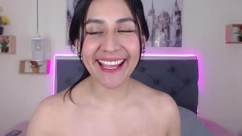 Snapshot of mia_ayra chatting on November 6, 4:08 pm M I A A Y R A online show from November 6, 4:08 pm