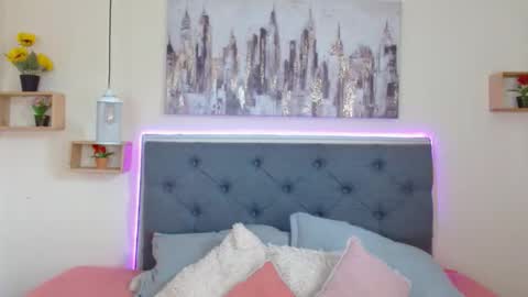 Snapshot of mia_ayra chatting on November 16, 3:28 pm M I A A Y R A online show from November 16, 3:28 pm