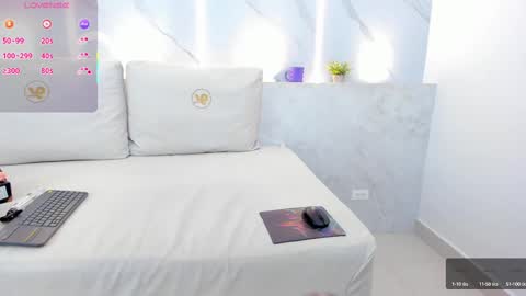 Mia  online show from February 11, 3:08 pm