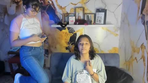 Mia online show from January 17, 6:44 pm