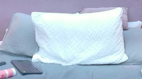 Mia Bellefort online show from January 18, 7:34 am