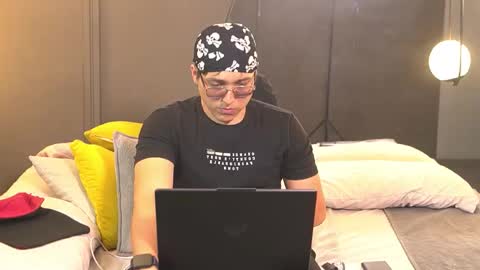 Snapshot of mia_belmont chatting on March 20, 6:46 pm Belmont and Mia online show from March 20, 6:46 pm