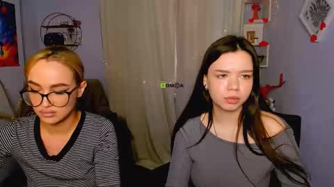 Mia online show from March 22, 10:07 am