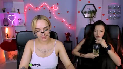 Mia online show from April 1, 8:59 am