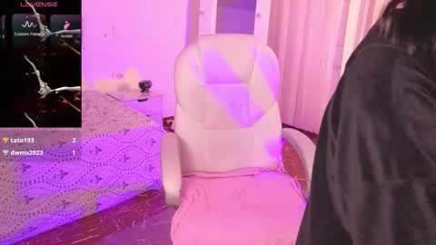 mia online show from February 6, 5:56 am