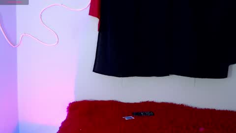 Snapshot of mia_califa_01 chatting on May 15, 6:42 am mia califa online show from May 15, 6:42 am