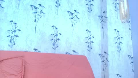 Snapshot of mia_candy_0 chatting on February 8, 6:12 pm Mia online show from February 8, 6:12 pm