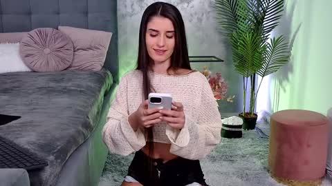 Snapshot of mia_carter99 chatting on January 12, 8:47 pm Freya Allen online show from January 12, 8:47 pm