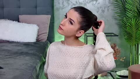 Snapshot of mia_carter99 chatting on January 21, 9:15 pm Freya Allen online show from January 21, 9:15 pm