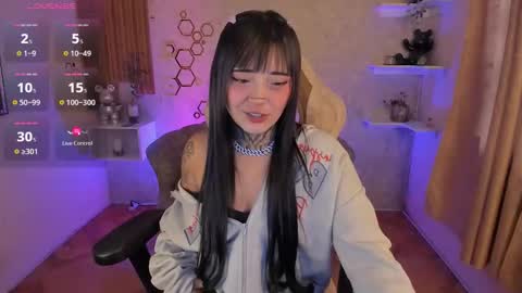 Mia online show from October 10, 4:50 pm