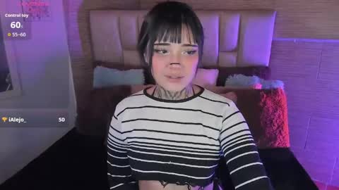 Snapshot of mia_cat05 chatting on May 22, 4:19 am Mia online show from May 22, 4:19 am