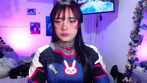 Snapshot of mia_cat05 chatting on July 19, 5:00 am Mia online show from July 19, 5:00 am