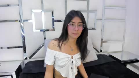 mia_clark18 online show from October 15, 4:18 pm