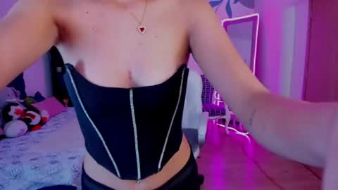 Snapshot of mia_clay1 chatting on June 13, 8:51 pm Mia online show from June 13, 8:51 pm