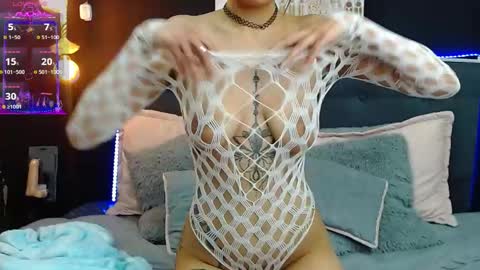 Snapshot of mia_collens_ chatting on December 27, 9:06 am MIA online show from December 27, 9:06 am