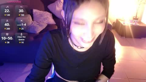 Snapshot of mia_collens_ chatting on January 7, 7:31 am MIA online show from January 7, 7:31 am