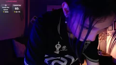 Snapshot of mia_collens_ chatting on January 8, 5:16 am MIA online show from January 8, 5:16 am