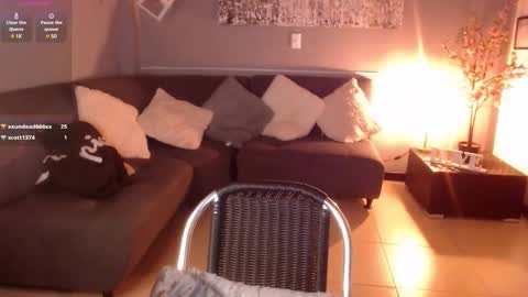 Snapshot of mia_collens_ chatting on January 10, 5:15 am MIA online show from January 10, 5:15 am