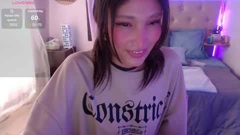 Snapshot of mia_collens_ chatting on January 11, 9:46 pm MIA online show from January 11, 9:46 pm