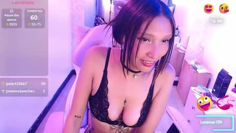 Snapshot of mia_collens_ chatting on February 14, 3:43 am MIA online show from February 14, 3:43 am