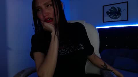 Snapshot of mia_collens_ chatting on September 13, 3:06 am MIA online show from September 13, 3:06 am