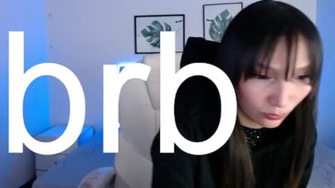 Snapshot of mia_collens_ chatting on November 23, 2:00 am MIA online show from November 23, 2:00 am