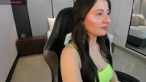 M I A  online show from May 20, 2:29 am