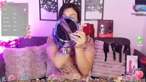 Snapshot of mia_collins_21 chatting on May 22, 8:47 pm Mia online show from May 22, 8:47 pm
