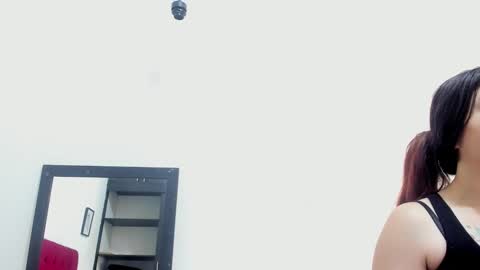 mia online show from October 6, 11:40 am