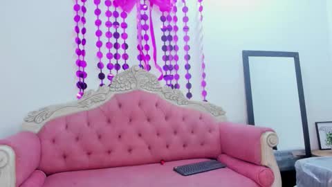 mia online show from October 27, 11:58 am