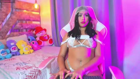 Mia online show from January 26, 6:59 am