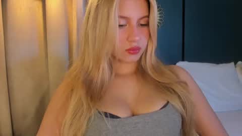 Snapshot of mia_curry chatting on June 29, 7:14 pm M I A online show from June 29, 7:14 pm