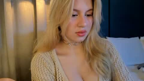 Snapshot of mia_curry chatting on July 6, 7:05 pm M I A online show from July 6, 7:05 pm
