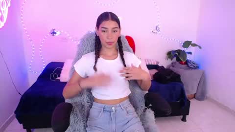 mia_cute_girl online show from June 8, 12:16 pm