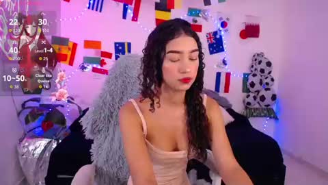 mia_cute_girl online show from July 14, 12:11 pm