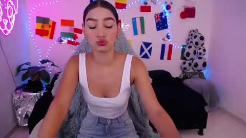mia_cute_girl online show from July 20, 12:07 pm