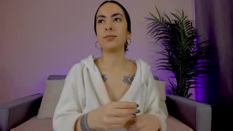 Sarah Luna online show from April 30, 12:11 pm